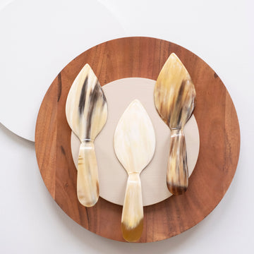 Espátula para servir postres hechas de cuerno